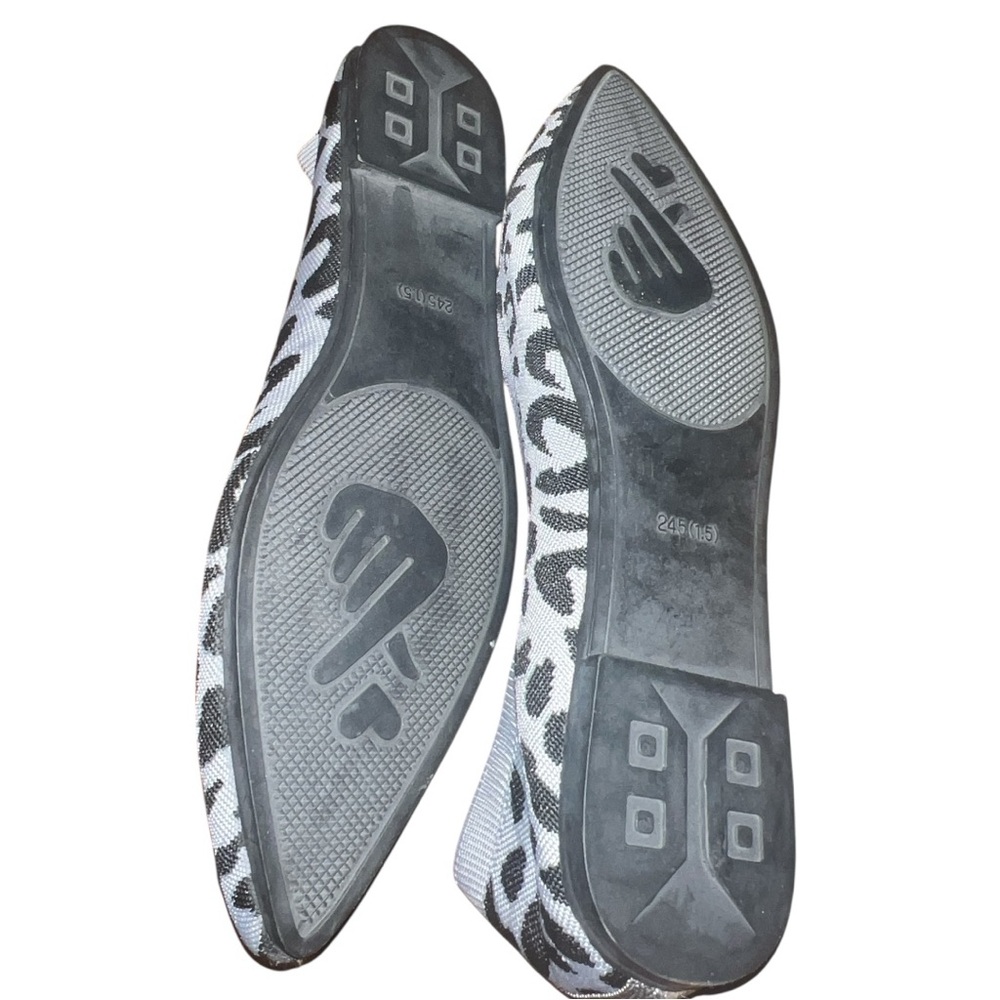 Leopard print canvas ballet flats Gray and Black SZ 7.5 - Picture 3 of 3